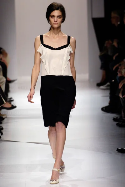 Look 15